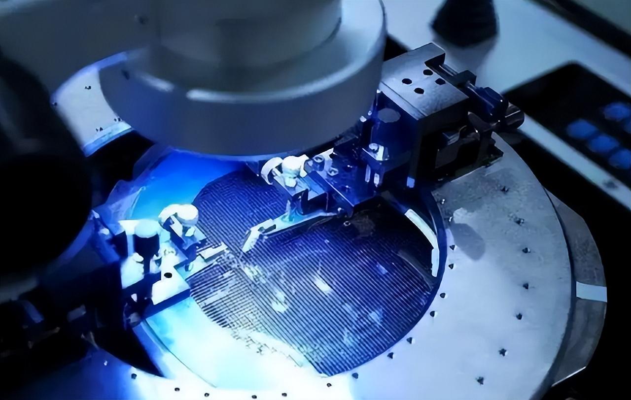 2025年业绩预告密集发布有色金属半导体等行业表现亮眼(图1)