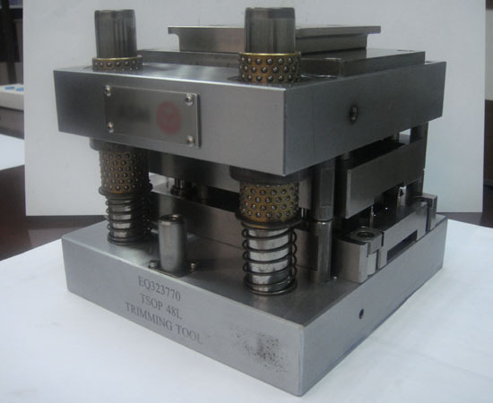 头号重仓股易主公募持续掘金AI主线(图1)