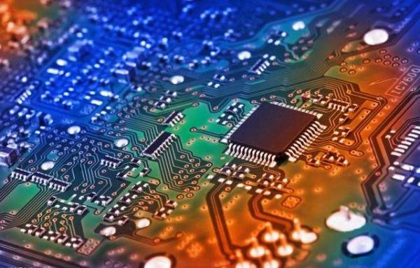 A股业绩预告潮:超百家公司净利翻倍机构寻踪绩优股与新兴赛道(图1)